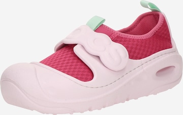 Chaussures ouvertes Crocs en rose : devant