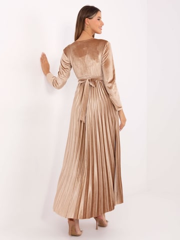 Madnezz House Dress in Beige