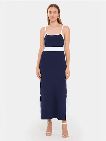 Hiccup Knitted dress in Blue: front