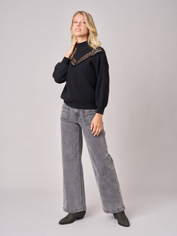 Deeluxe Pullover‌‌‌‌‌‌‌‌‌ in Schwarz