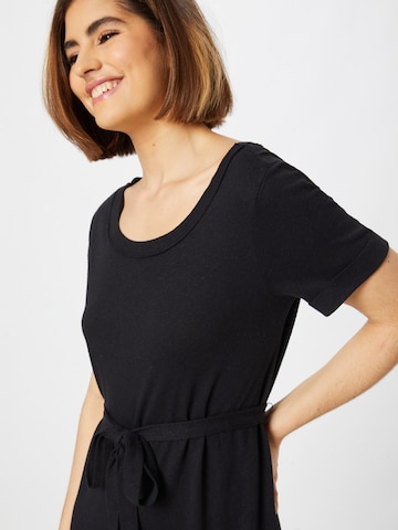 Rochie de la ESPRIT pe negru