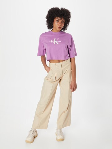 Calvin Klein Jeans T-Shirt in Lila