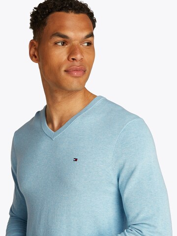 TOMMY HILFIGER Pulóver 'ESSENTIAL' - kék