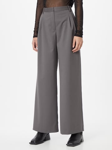Designers Remix Wide leg Pleat-Front Pants 'Jolene' in Grey: front