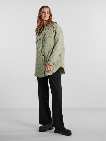 PIECES Between-Season Jacket 'Taylor' in Green