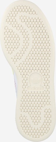 Baskets basses 'Stan Smith Pride' ADIDAS ORIGINALS en blanc