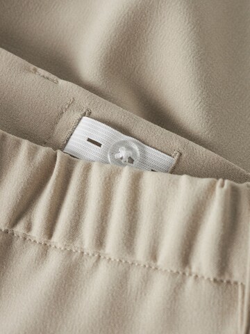 Loosefit Pantalon LMTD en blanc