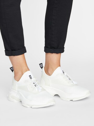 STEVE MADDEN Sneakers laag 'MATCH' in Wit: voorkant