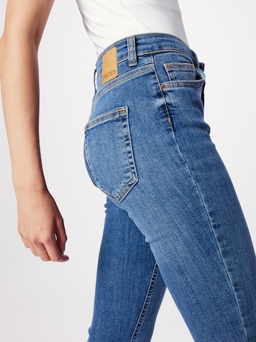 PIECES Skinny Jeans 'Delly' in Blauw