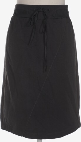 Sandwich Skirt in M in Grey: front
