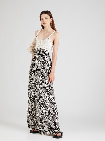 Robe d’été 'Ka44ja' Hailys en noir