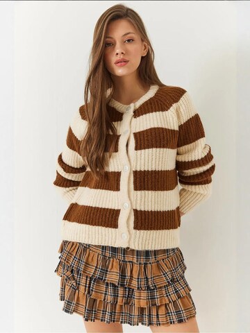 Cardigan Bianco Lucci en beige