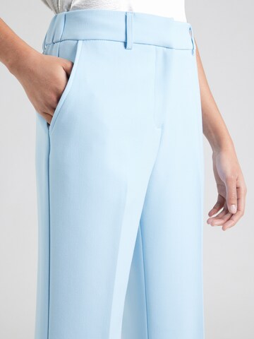 Regular Pantalon à plis 'YASLIKKA' YAS en bleu