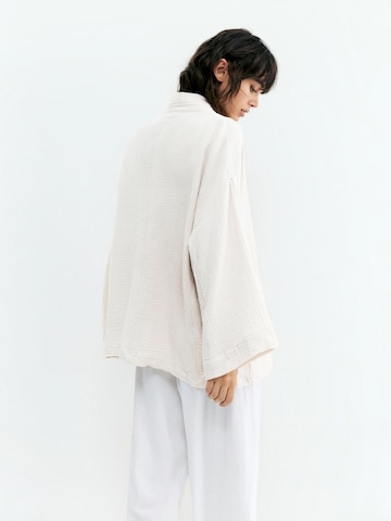 Pull&Bear Кимоно в бежово
