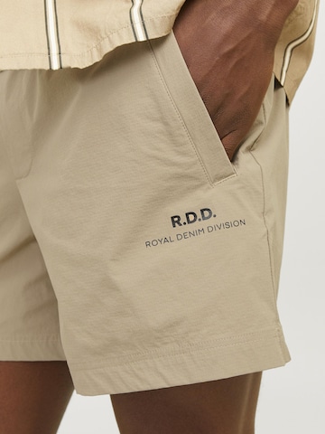Regular Pantalon R.D.D. ROYAL DENIM DIVISION en vert