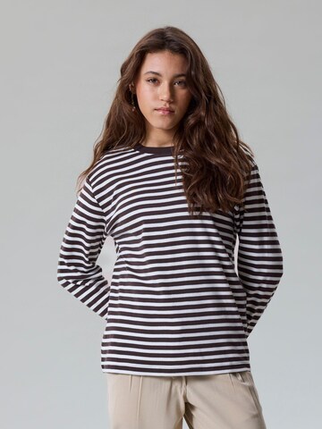 LMTD Shirt in Brown: front