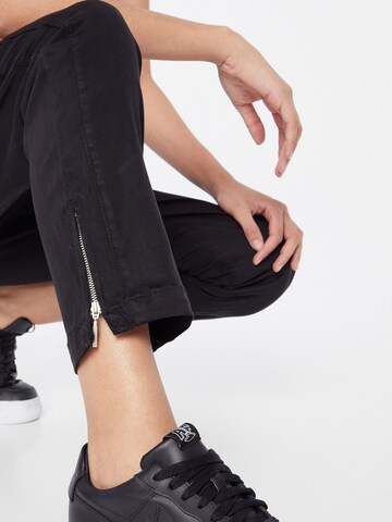 COMMA Slim fit Pants in Black