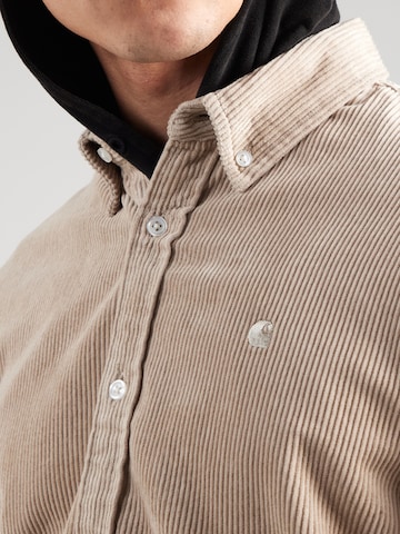 Carhartt WIP Regular Fit Paita 'Madison' värissä beige