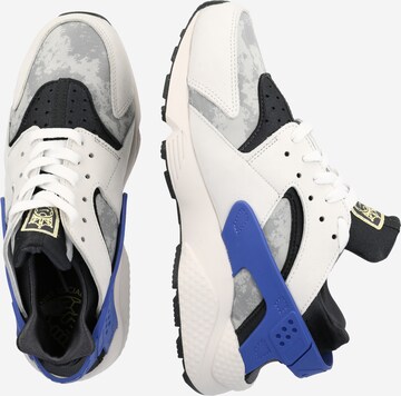 Baskets basses 'AIR HUARACHE PRM' Nike Sportswear en blanc