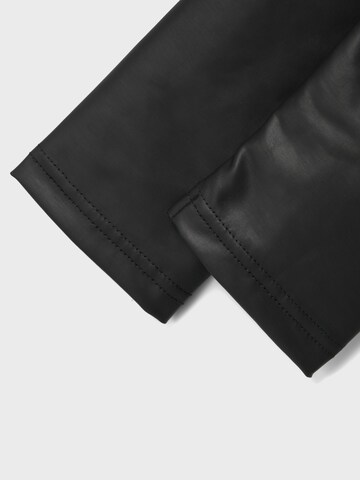 NAME IT - Skinny Leggings en negro