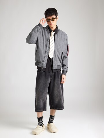 ALPHA INDUSTRIES Overgangsjakke 'MA-1' i grå