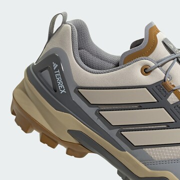 ADIDAS TERREX - Zapatos bajos 'Skychaser' en beige
