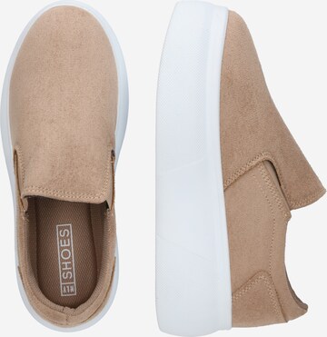 NLY by Nelly - Sapatilhas slip-on em bege