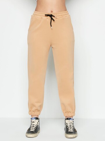 C&City Tapered Pants in Beige: front
