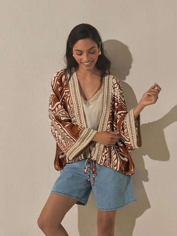 Veste mi-saison Next en marron : devant