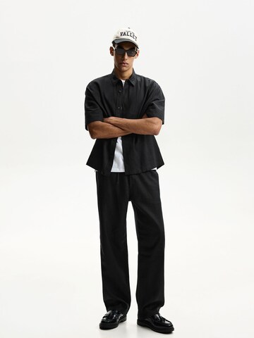 Bershka Regular fit Button Up Shirt in Black