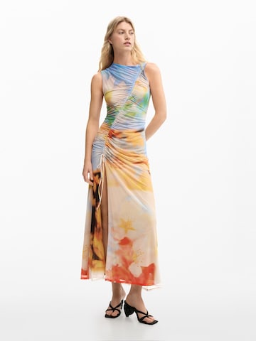 Rochie de la Desigual pe mai multe culori: față