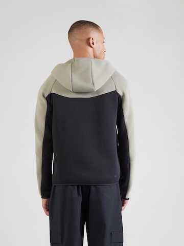 Nike Sportswear - Sudadera con cremallera 'Tech Fleece' en verde