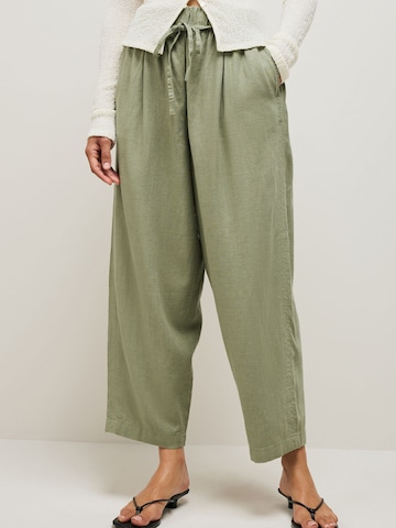 Next Loosefit Broek in Groen: voorkant