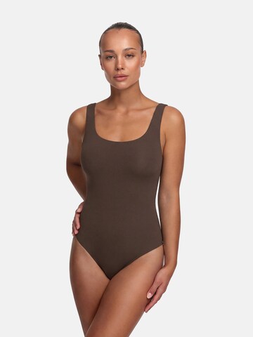 Body modellante 'Low Back - Body' di cfab by creamy fabrics in marrone: frontale