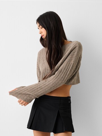 Bershka Sweater in Brown: front