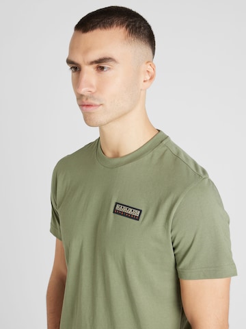 NAPAPIJRI T-shirt 'S-IAATO' i grön