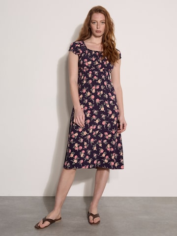 Apricot Kleid in Lila: Vorderseite