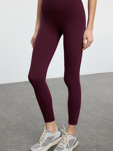 Trendyol Leggings in Rood: voorkant