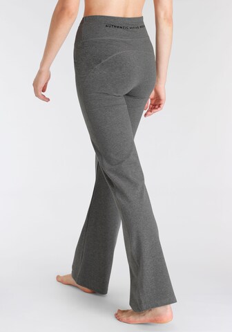 VIVANCE Regular Workout Pants in Grey