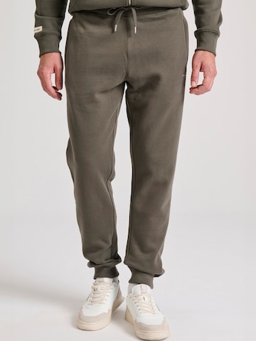 Funky Buddha Tapered Byxa i grön: framsida