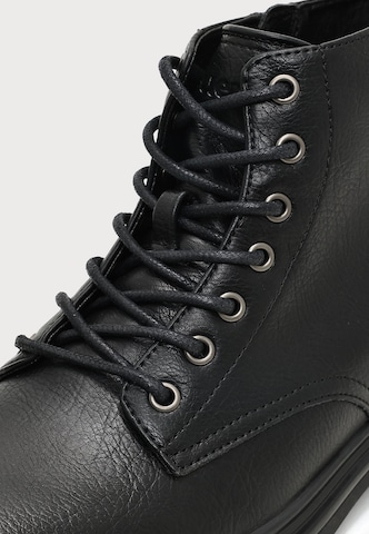 Boots stringati di Blauer.USA in nero