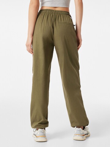 Bershka Regular Pants in Green