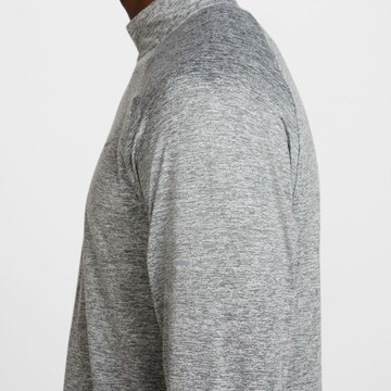 NIKE Funktionsshirt 'Stride' in Grau