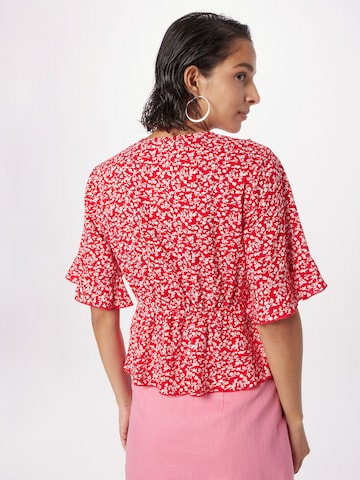 ABOUT YOU Shirt 'Tabea' in Rood