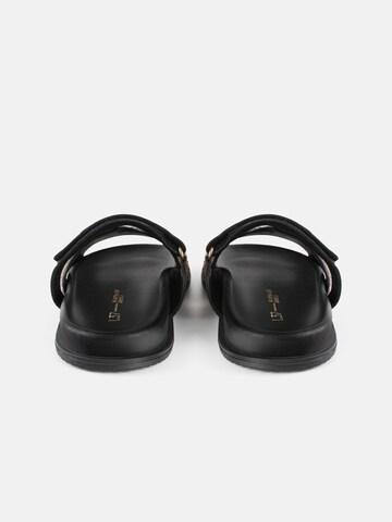 L37 HANDMADE SHOES Pantolette 'NOT MY PROBLEM'‌‌‌‌ in Schwarz
