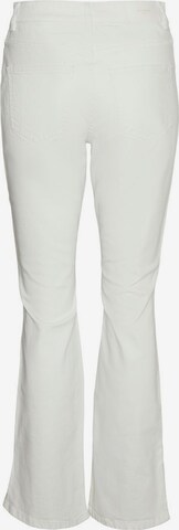 VERO MODA Flared Jeans 'SELMA' in Weiß