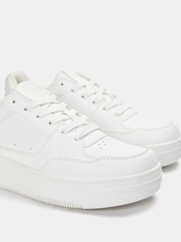 Pull&Bear Platform trainers in White