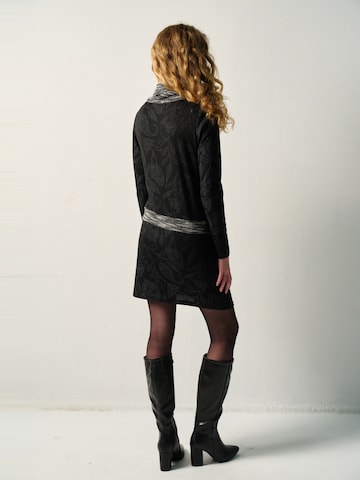 KOROSHI Kleid in Schwarz