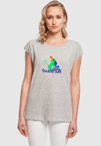 Merchcode Shirt 'Next Champion' in Grijs: voorkant