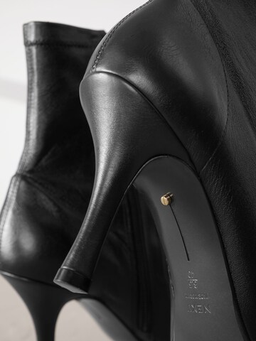 Next Bootie in Black